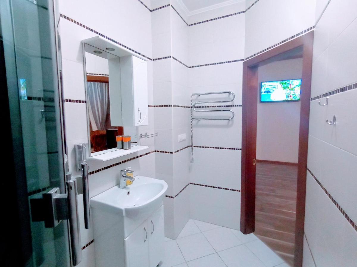 Апартаменты В Двух Шагах От Метро Kharkiv Extérieur photo